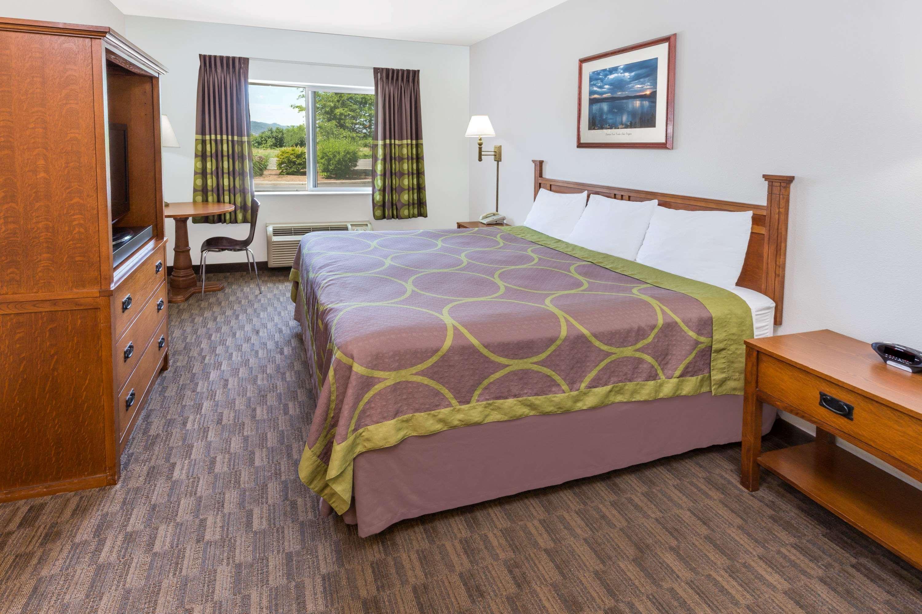 ซูเปอร์ 8 บาย วินด์แฮม เซ็นทรัล พอยต์ เมดฟอร์ด Motel เซ็นทรัลพอยต์ ภายนอก รูปภาพ